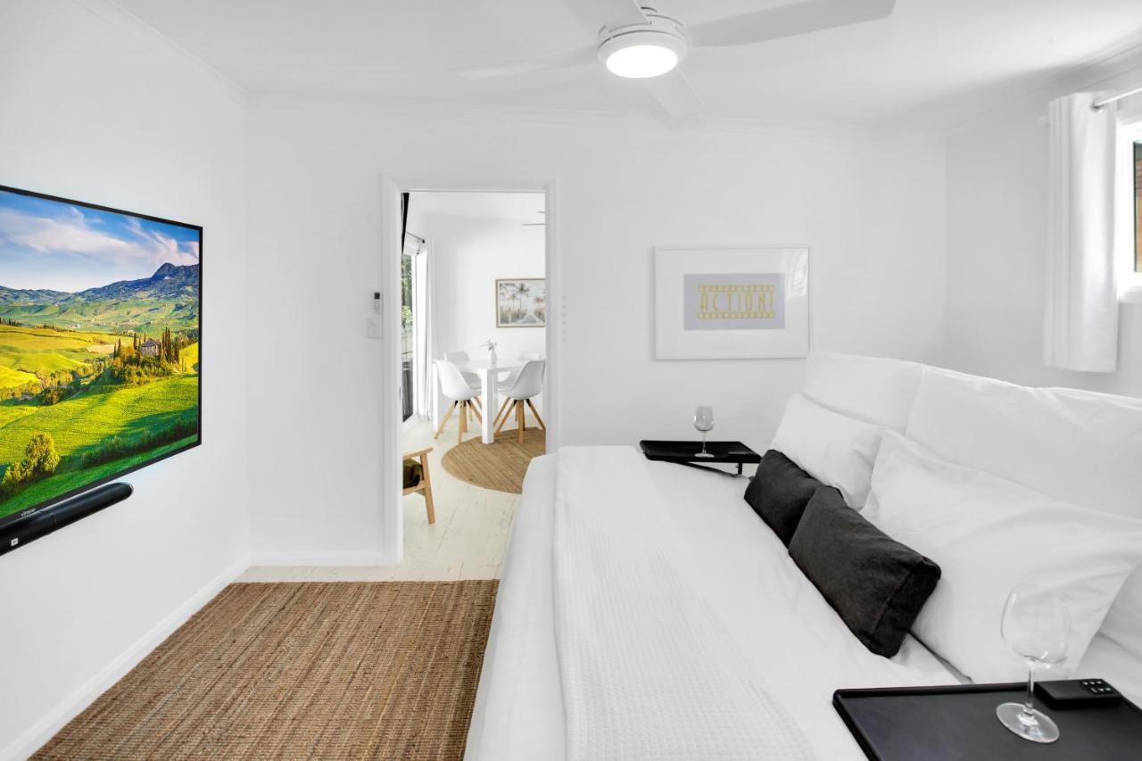 Private Outdoor Spa, Fire Pit, Cinema Room - The Cottage Coolum Beach Kültér fotó