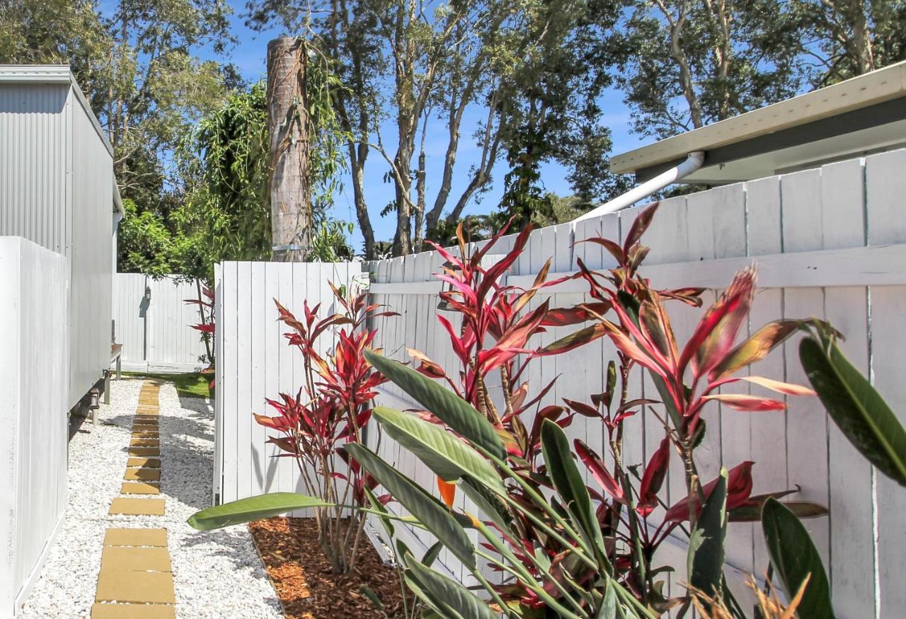 Private Outdoor Spa, Fire Pit, Cinema Room - The Cottage Coolum Beach Kültér fotó