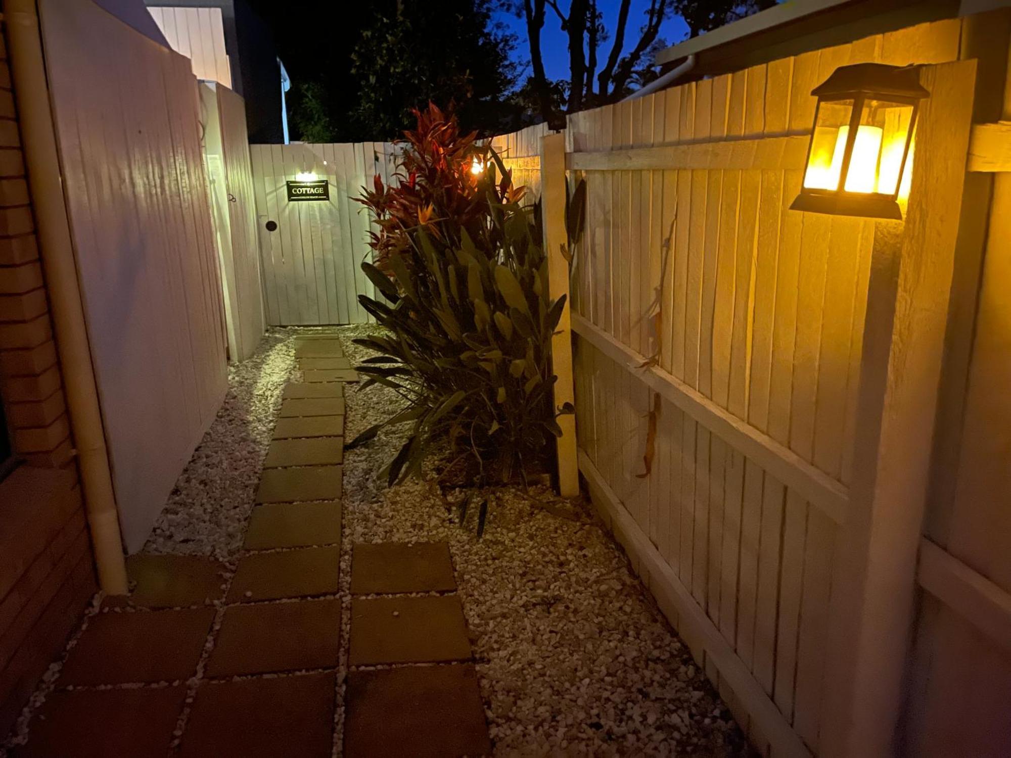 Private Outdoor Spa, Fire Pit, Cinema Room - The Cottage Coolum Beach Kültér fotó